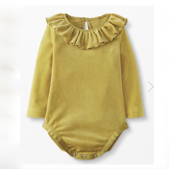 Hanna Andersson Recycled Velour Ruffle Bodysuit - Picture 1 of 6